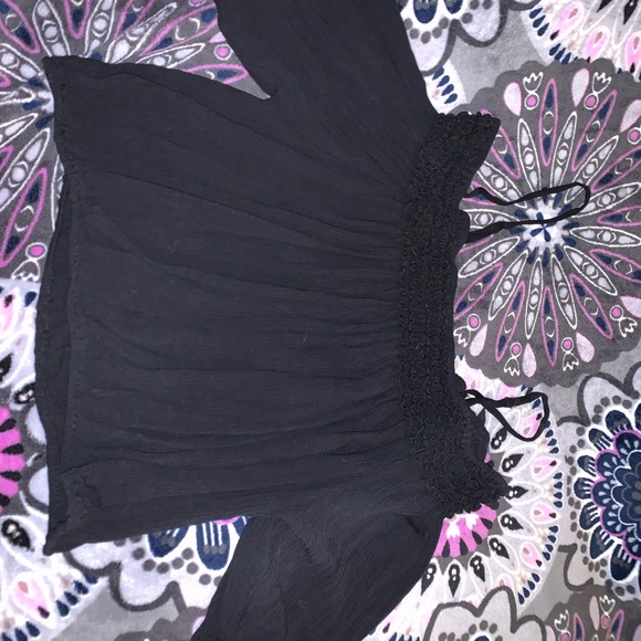 Black off the shoulder shirt - Picture 1 of 3
